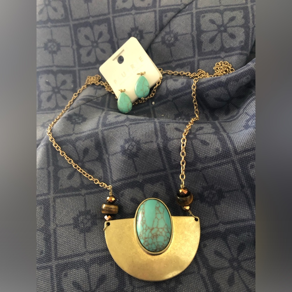 Pure Contemporary Turquoise Costume Jewelry Set- 743 $30 or $25 w/offer